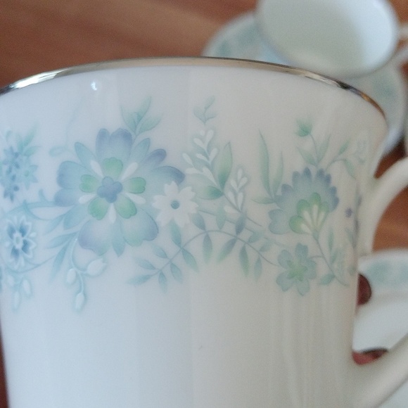 Noritake Milford Footed Cups + Saucers Set, Blue Flowers on White Pattern 2227 - Picture 10 of 12